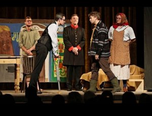 Divadlo na pódiu: Záskok pro známé a přátele